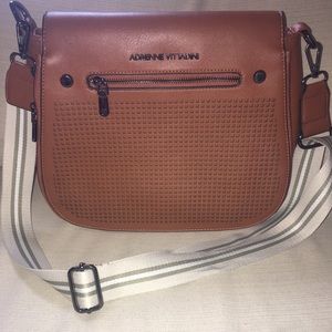 🥰 Adrienne Vittadini Crossbody 🥰